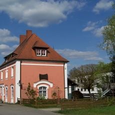 Ehemaliger Bahnhof, jetzt Wohnhaus