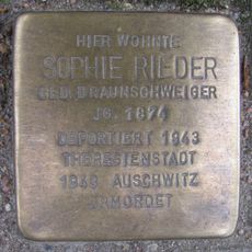 Stolperstein en memoria de Sophie Rieder