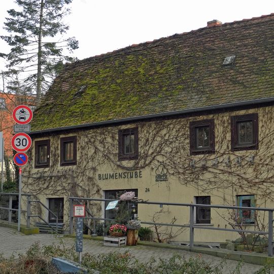 Wohnhaus in halboffener Bebauung Burgstraße 24