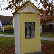 Kaplička v Sepekově na návsi