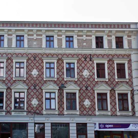 Kamienica z 2 oficynami