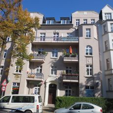 Mietshaus in geschlossener Bebauung Barbarossastraße 74