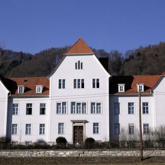 Hauptgebäude der Land- und forstwirtschaftlichen Fachschule Alt-Grottenhof
