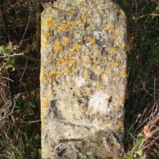 Milestone, Barnard Gate, South Lodge on loop of U/C road N of main A40, W of the Boot PH