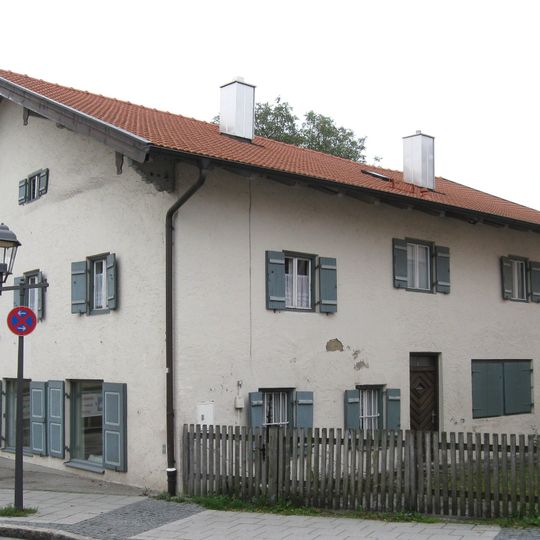 Bahnhofstraße 3