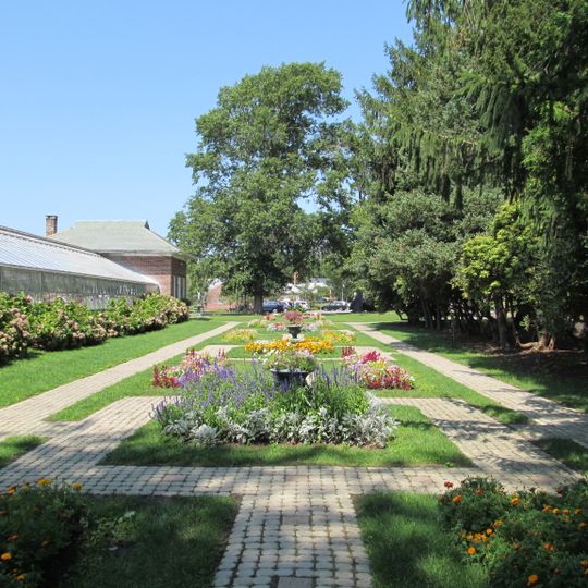 Buttonwood Park Historic District