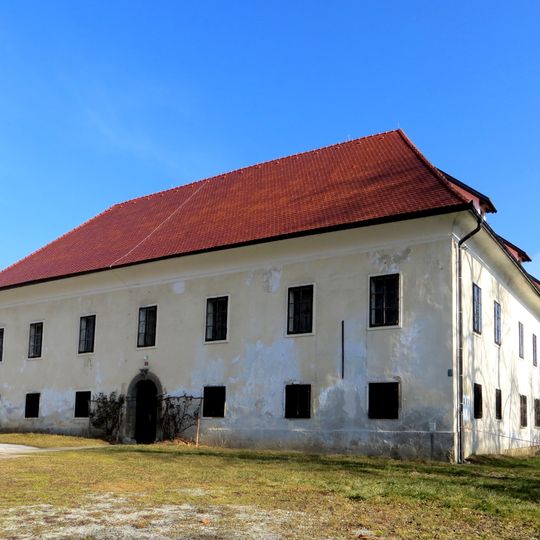 Lisičje Mansion