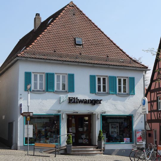 Wohn- und Geschäftshaus