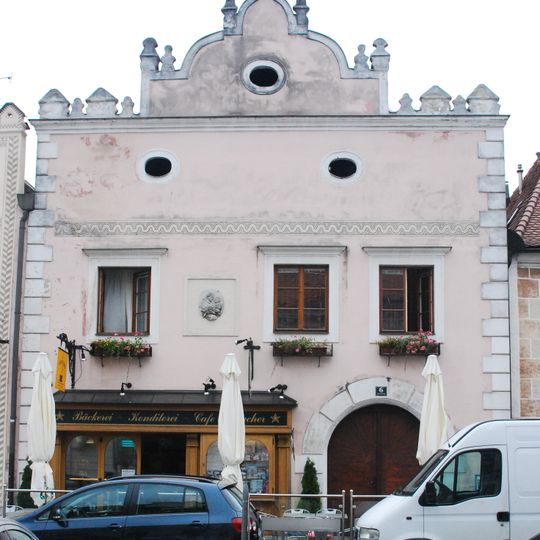 Wohn- und Geschäftshaus