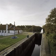 Leemans: schutsluis met brug