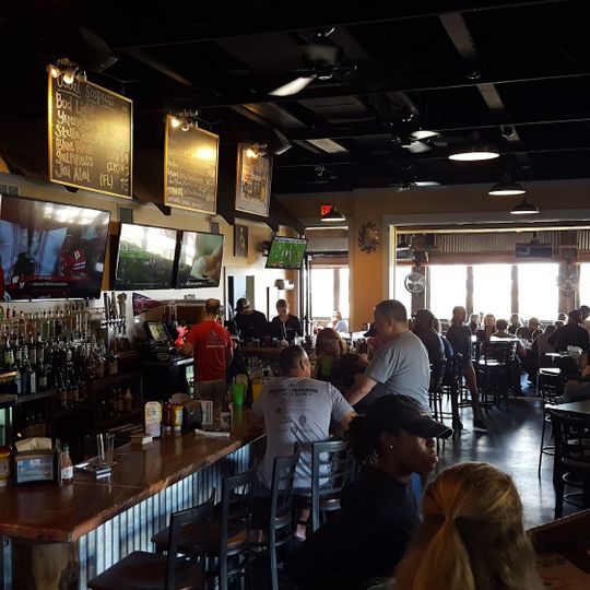Salty Pelican Bar & Grill