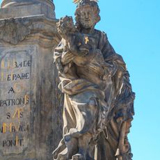 Sochy u Mariánského sloupu v Nymburku (2)