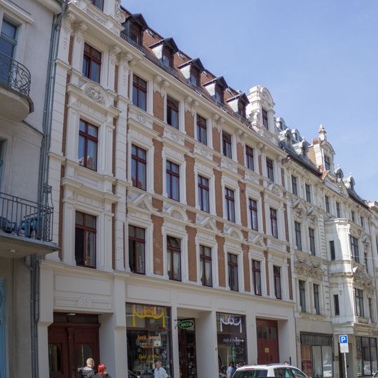 Wohn- und Geschäftshaus in geschlossener Bebauung Jakobstraße 35
