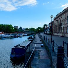 Walls, Quays And Bollards To Bathurst Basin