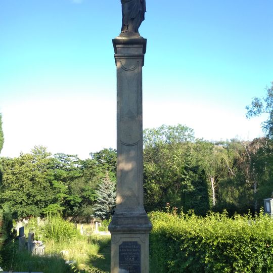 Mariánský sloup na hřbitově ve Slaném
