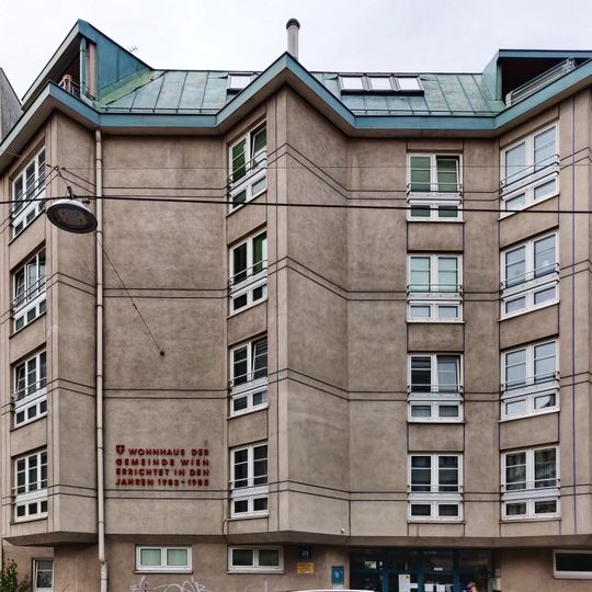 Gemeindebau Hollergasse 21