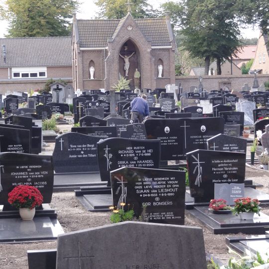 Heilige Jacobus de Meerdere: kerkhofkapel annex baarhuis