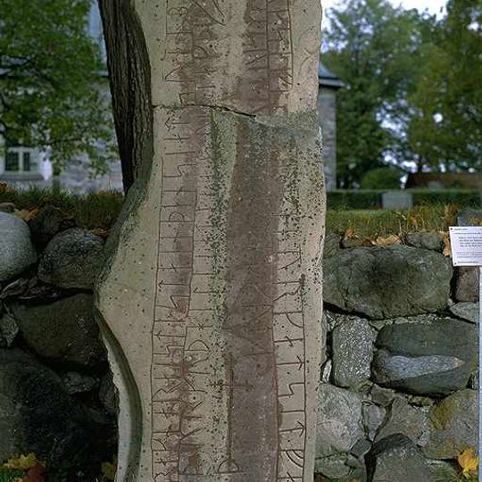 Södermanlands runinskrifter 15