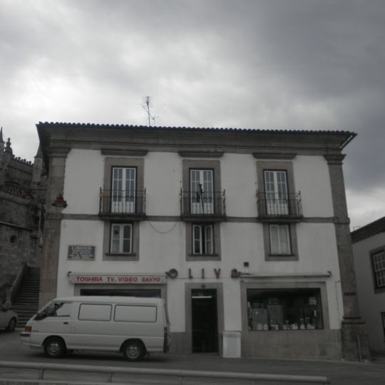 Casa na Praça Luís de Camões, n.º 22
