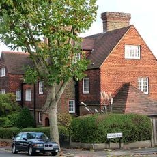 4 And 6, Thornlaw Road Se27