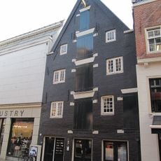 Pakhuis met puntgevel