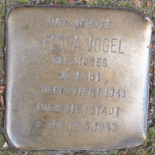 Stolperstein en memoria de Flora Vogel