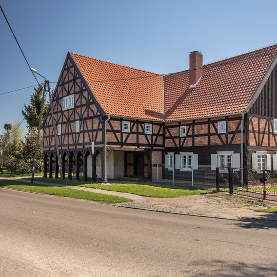 Dom podcieniowy nr 64