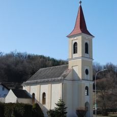 Kath. Filialkirche Hl. Dreifaltigkeit