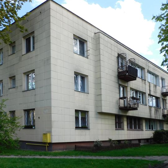 Blok przy ulicy Deotymy 48