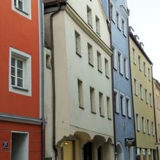 Wohn- und Geschäftshaus