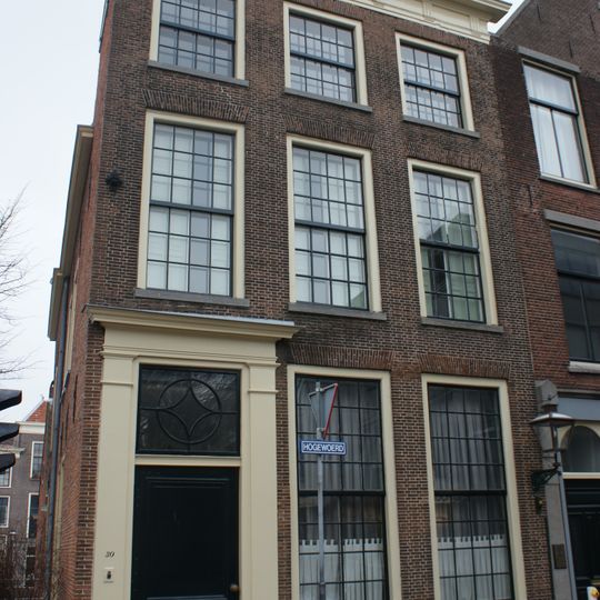 Hogewoerd 30, Leiden
