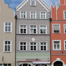 Wohn- und Geschäftshaus