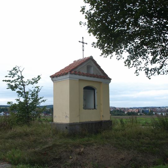 Výklenková kaplička východně od Vlašimi