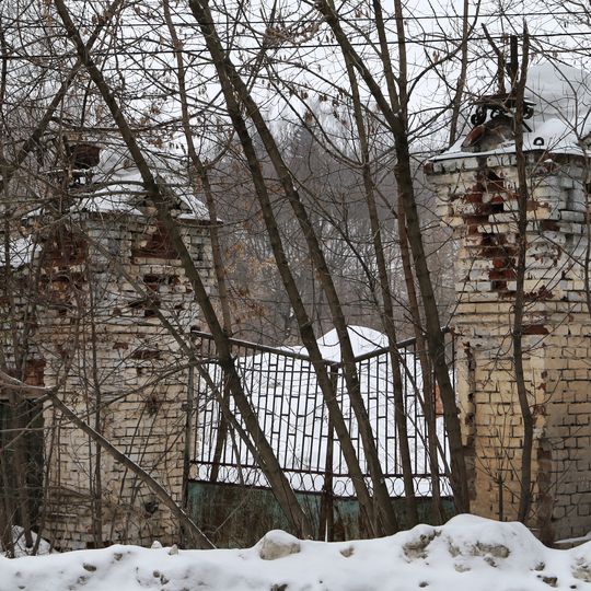 Ворота новой фабрики