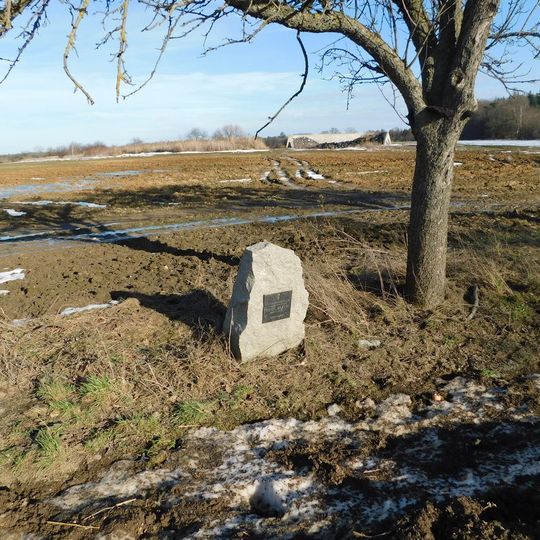 Pomník Pavla Králíka východně od Doubku