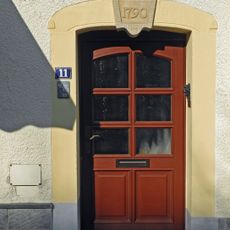 Sandstein-Türstock mit Schlussstein Markt 11