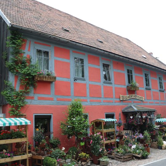 Wohnhaus in offener Bebauung Lindenstraße 18