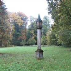 Boží muka v zámeckém parku v Liběchově