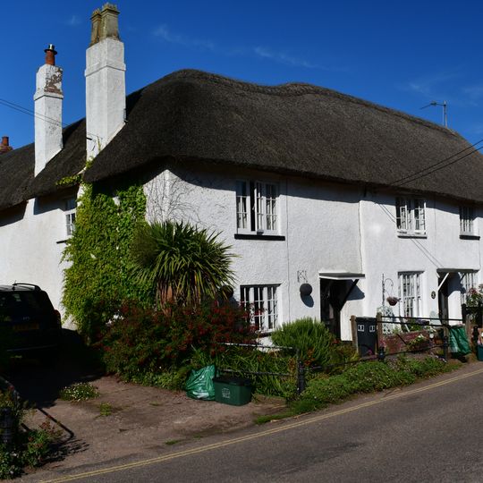 Bridge Cottage  Halfpenny Cottage  Little Thatch  The Very Cottage