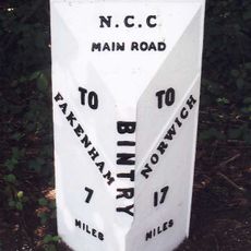 Milepost, 150yds S of Stone Lane jct (signpost Twyford)