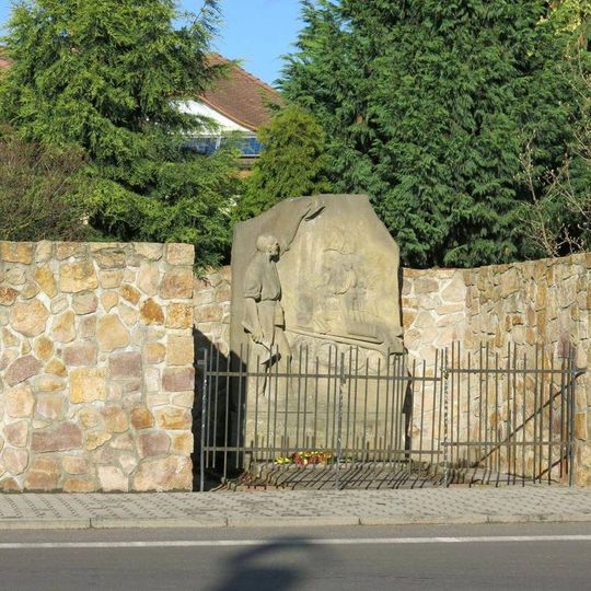 Pomník osvobození v Podkrušnohorské ulici v Horním Lomu