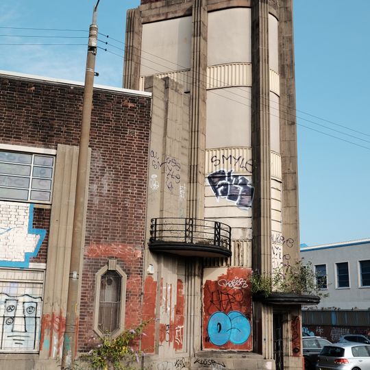 140 Salkeld Street, Garage