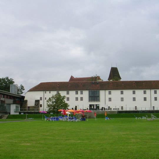 Unteres Schloss samt Zubauten