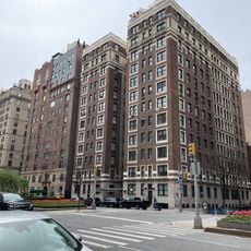 830 Park Avenue