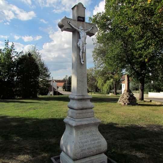 Kříž v Hostimi