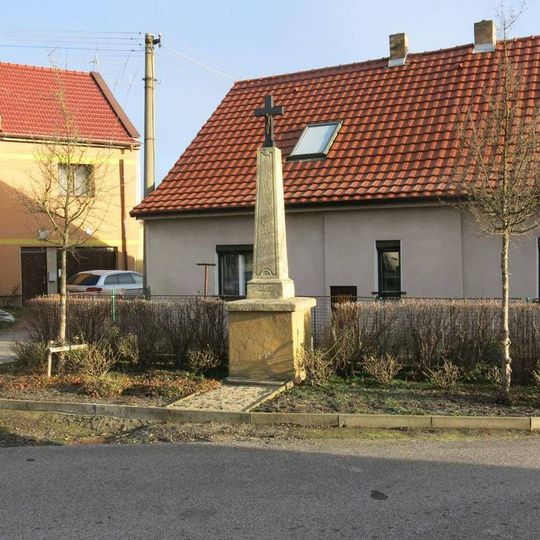 Kříž v centru Vraňan