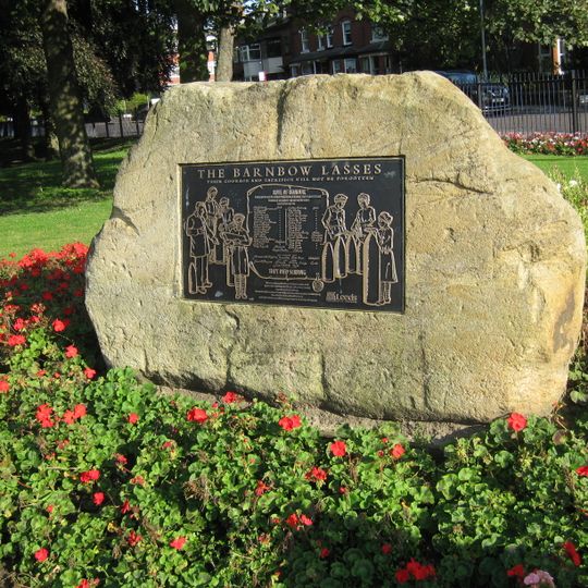 Memorial to the Barnbow Lasses, Manston Park, Cross Gates, Leeds