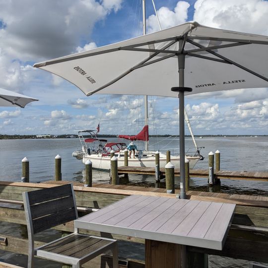 Pier 220 Seafood and Grill