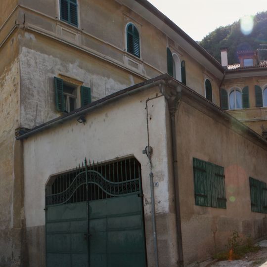 Zößenhof mit Wirtschaftsgebäuden