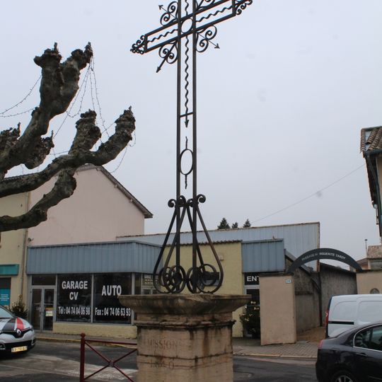 Croix de l'église de Saint-Didier-sur-Chalaronne